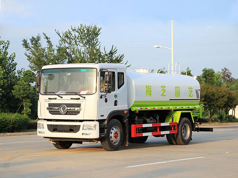 國(guó)六13方東風(fēng)灑水車